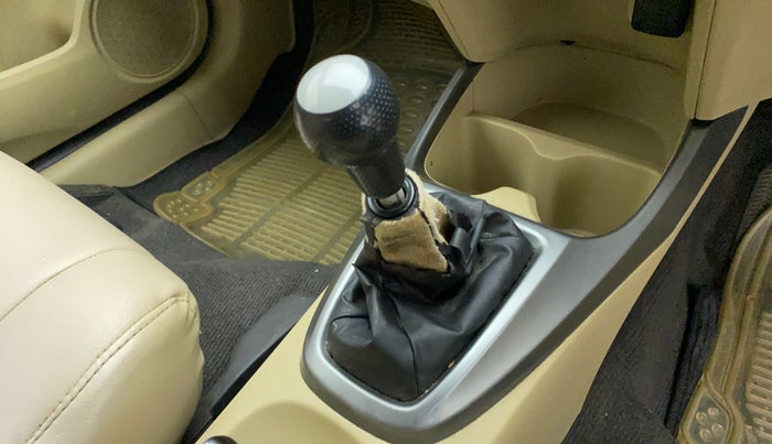 2012 Honda City V MT PETROL, Petrol, Manual, 86,399 km, Gear lever - Knob cover torn