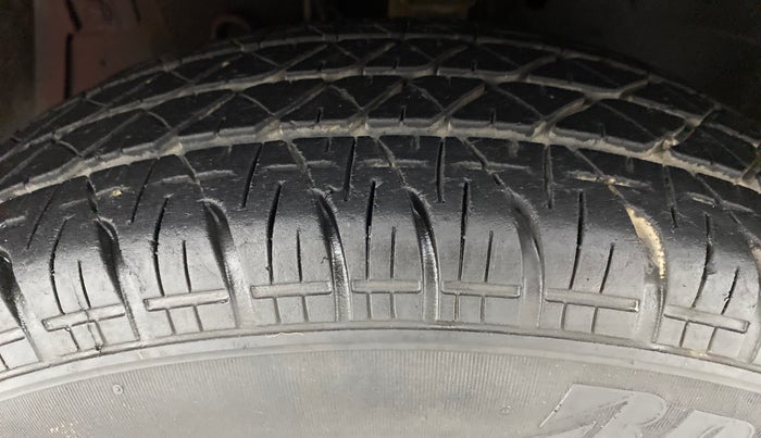 2016 Maruti Swift VXI OPT, Petrol, Manual, 30,009 km, Left Front Tyre Tread