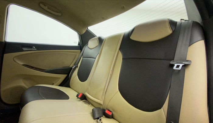 2016 Hyundai Verna FLUIDIC 4S 1.6 VTVT SX, Petrol, Manual, 41,110 km, Right Side Rear Door Cabin