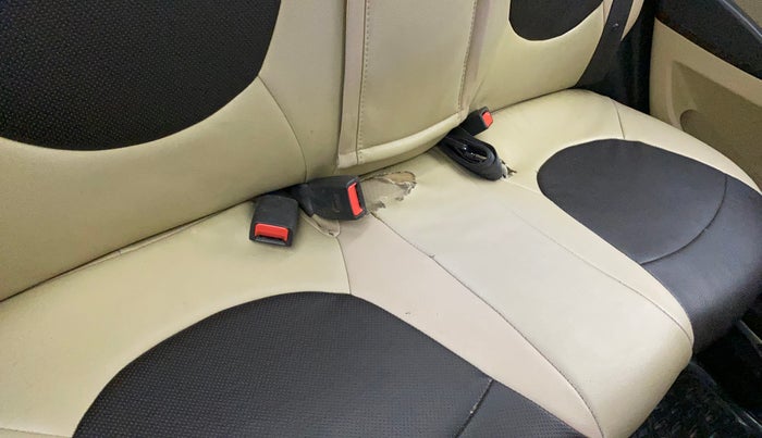 2016 Hyundai Verna FLUIDIC 4S 1.6 VTVT SX, Petrol, Manual, 41,659 km, Second-row right seat - Cover slightly torn