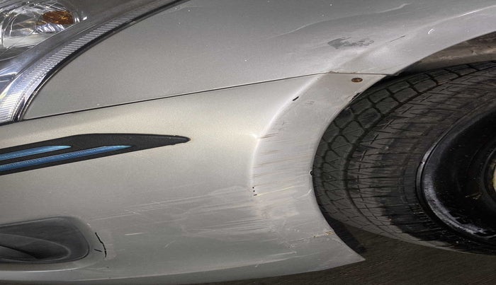 2012 Maruti Swift VXI, Petrol, Manual, 1,02,912 km, Front bumper - Minor scratches
