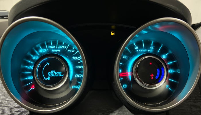 2019 Mahindra XUV500 W9, Diesel, Manual, 98,098 km, Odometer Image
