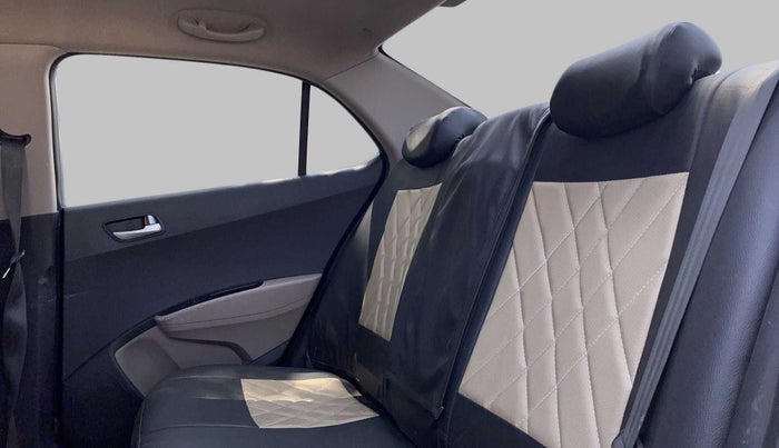 2015 Hyundai Xcent SX 1.2 (O), Petrol, Manual, 71,823 km, Right Side Rear Door Cabin