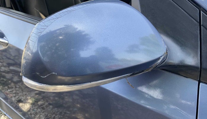 2015 Hyundai Xcent SX 1.2 (O), Petrol, Manual, 71,823 km, Right rear-view mirror - Cover has minor damage