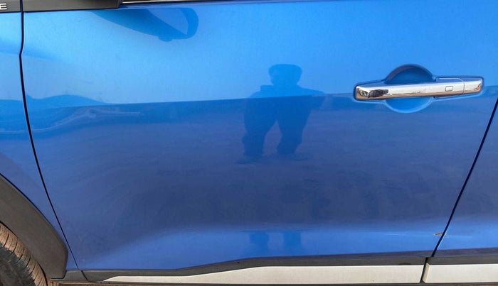 2021 Nissan MAGNITE XV PREMIUM DUAL TONE, Petrol, Manual, 6,968 km, Front passenger door - Slight discoloration