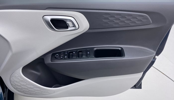 2022 Hyundai GRAND I10 NIOS SPORTZ 1.2 AT, Petrol, Automatic, 947 km, Driver Side Door Panels Control