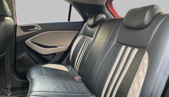 2014 Hyundai Elite i20 ASTA 1.2, CNG, Manual, 1,01,124 km, Right Side Rear Door Cabin