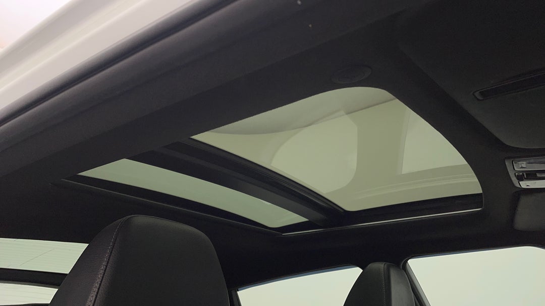 Interior Sunroof/Moonroof