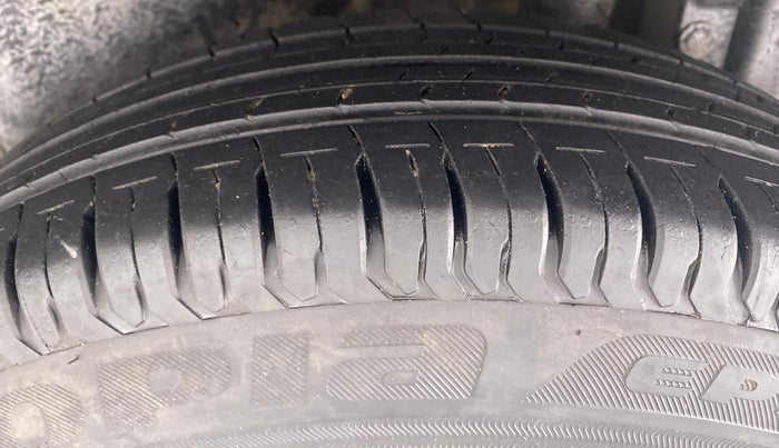 2017 Maruti Swift VXI D, Petrol, Manual, 73,372 km, Left Rear Tyre Tread