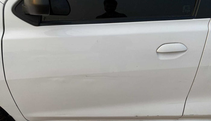 2016 Datsun Go Plus T, Petrol, Manual, 46,080 km, Front passenger door - Minor scratches