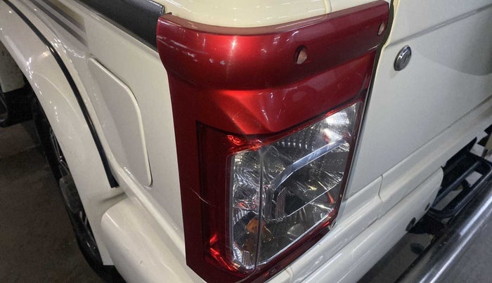 2021 Mahindra Bolero B6, Diesel, Manual, 36,739 km, Left tail light - Minor scratches