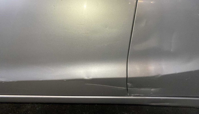 2015 Honda Brio VX MT, Petrol, Manual, 57,919 km, Front passenger door - Minor scratches