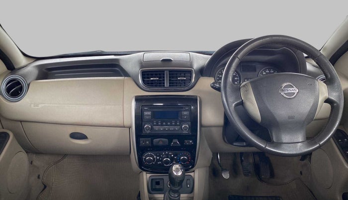 2013 Nissan Terrano XV D THP PREMIUM 110 PS, Diesel, Manual, 1,21,828 km, Dashboard