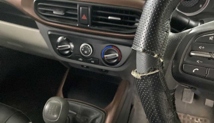 2020 Hyundai AURA S 1.2, Petrol, Manual, 22,599 km, Steering wheel - Steering cover is minor torn