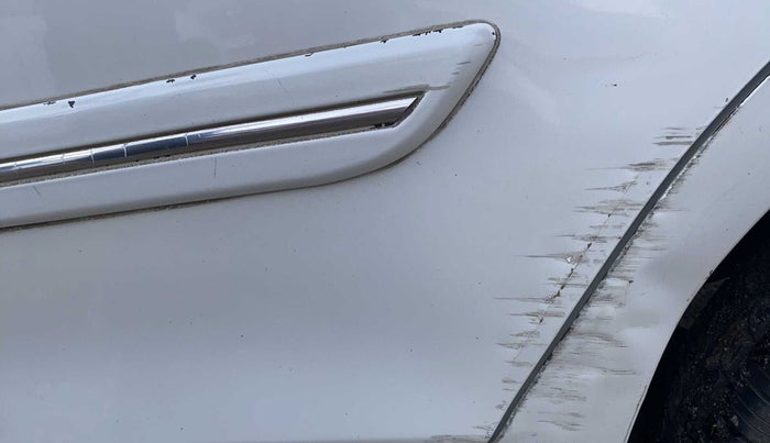 2014 Maruti Swift VXI, Petrol, Manual, 63,998 km, Rear left door - Minor scratches