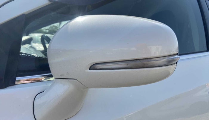 2017 Maruti S Cross ZETA 1.3, Diesel, Manual, 1,13,791 km, Left rear-view mirror - Indicator light not working