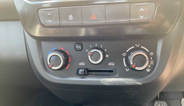 2019 Renault Kwid RXT 0.8, Petrol, Manual, 12,873 km, AC Unit - Directional switch has minor damage