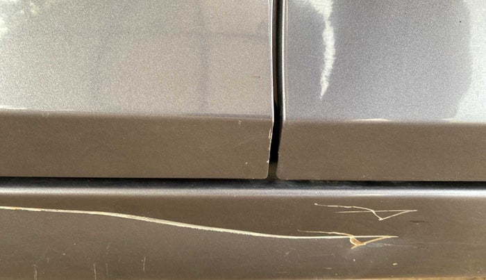 2014 Hyundai Eon ERA +, Petrol, Manual, 24,711 km, Left running board - Minor scratches