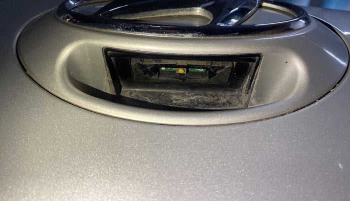 2015 Hyundai Grand i10 SPORTZ 1.2 KAPPA VTVT, Petrol, Manual, 32,895 km, Dicky (Boot door) - Handle has minor damage