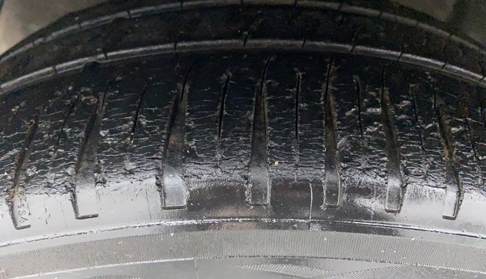 2011 Hyundai i20 SPORTZ 1.2 O, Petrol, Manual, 94,406 km, Left Front Tyre Tread