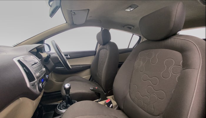 2011 Hyundai i20 SPORTZ 1.2 O, Petrol, Manual, 94,406 km, Right Side Front Door Cabin View