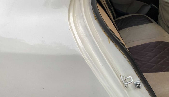 2015 Hyundai Xcent BASE 1.1, Diesel, Manual, 1,03,033 km, Right C pillar - Pillar damaged/repaired