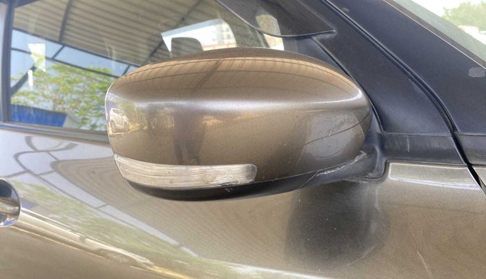 2021 Maruti Swift VXI, Petrol, Manual, 43,788 km, Right rear-view mirror - Indicator light has minor damage