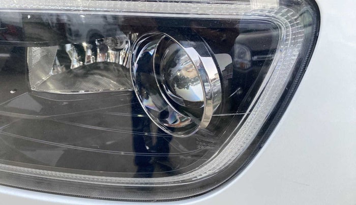 2021 Hyundai VENUE SX PLUS 1.0 TURBO DCT DUAL TONE, Petrol, Automatic, 42,346 km, Left headlight - Minor scratches
