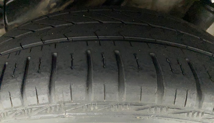 2013 Honda Brio E MT, Petrol, Manual, 1,01,340 km, Left Rear Tyre Tread