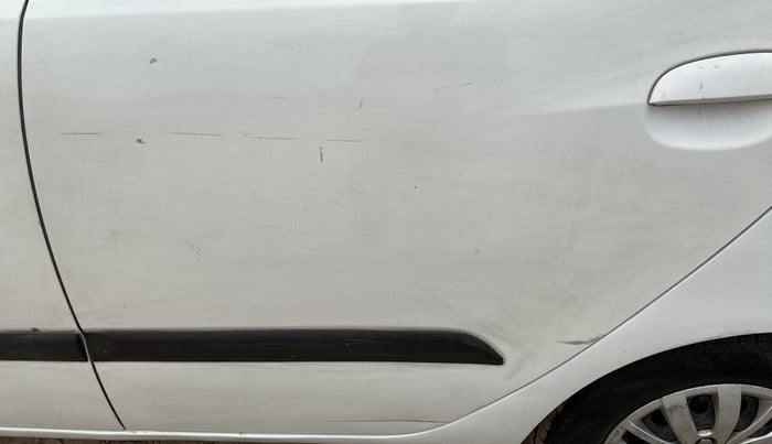 2014 Hyundai i10 SPORTZ 1.1, Petrol, Manual, 72,147 km, Rear left door - Minor scratches