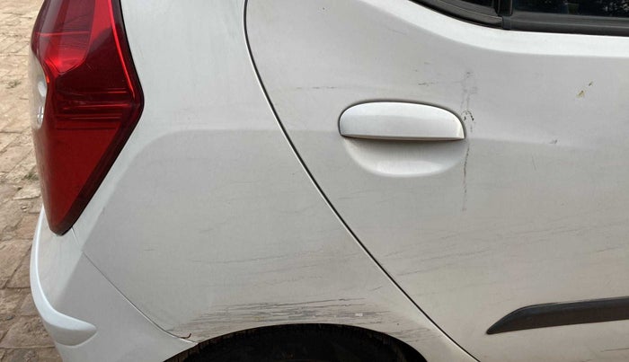 2014 Hyundai i10 SPORTZ 1.1, Petrol, Manual, 72,147 km, Right quarter panel - Minor scratches