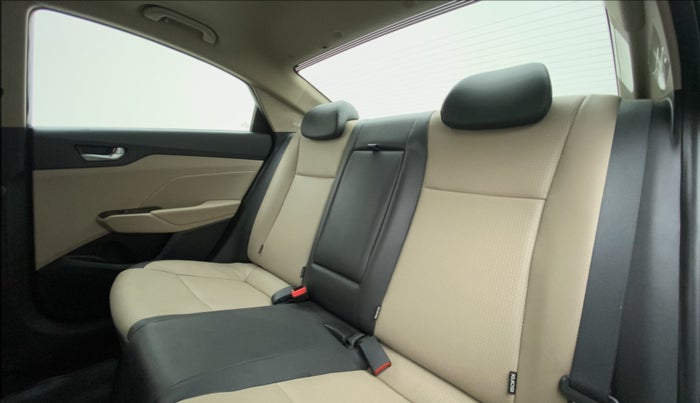 2019 Hyundai Verna 1.6 SX VTVT AT (O), Petrol, Automatic, 33,423 km, Right Side Rear Door Cabin
