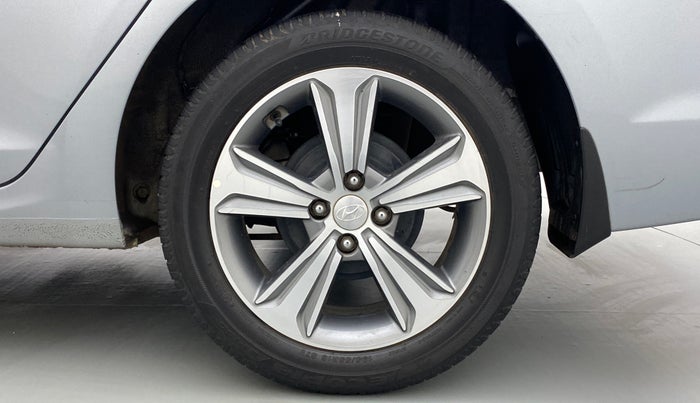 2019 Hyundai Verna 1.6 SX VTVT AT (O), Petrol, Automatic, 33,423 km, Left Rear Wheel