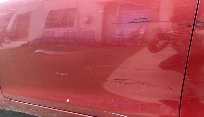 2012 Maruti Swift VDI, Diesel, Manual, 1,14,012 km, Front passenger door - Minor scratches