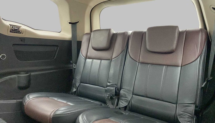2014 Mahindra XUV500 W8 FWD, Diesel, Manual, 55,990 km, Third Seat Row ( optional )