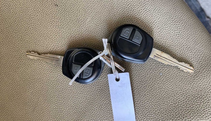 2014 Maruti Ertiga VDI, Diesel, Manual, 75,603 km, Lock system - Remote key not functional