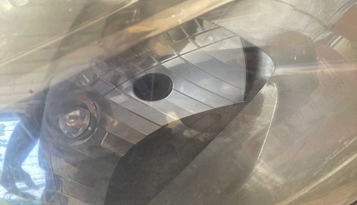 2014 Maruti Ertiga VDI, Diesel, Manual, 75,603 km, Right headlight - Minor scratches