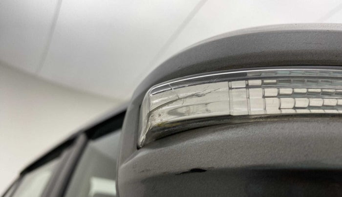 2014 Maruti Swift Dzire ZDI, Diesel, Manual, 92,341 km, Right rear-view mirror - Indicator light has minor damage