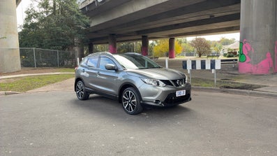 2017 Nissan Qashqai Ti Automatic, 76k km Petrol Car