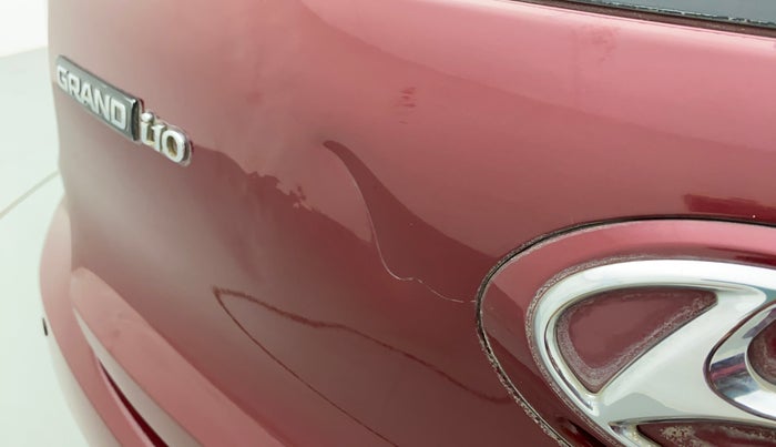 2015 Hyundai Grand i10 MAGNA 1.2 VTVT, Petrol, Manual, 32,856 km, Dicky (Boot door) - Slightly dented