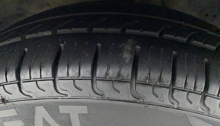 2015 Hyundai Eon ERA +, Petrol, Manual, 75,307 km, Right Front Tyre Tread