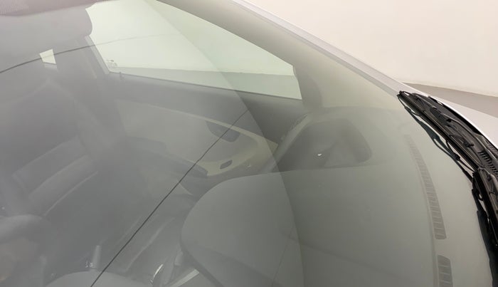 2015 Hyundai Eon ERA +, Petrol, Manual, 75,307 km, Front windshield - Minor spot on windshield
