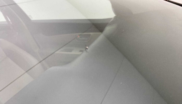 2016 Maruti Ciaz ZXI, Petrol, Manual, 66,149 km, Front windshield - Minor spot on windshield