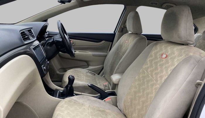 2016 Maruti Ciaz ZDI+ SHVS, Diesel, Manual, 1,10,103 km, Right Side Front Door Cabin