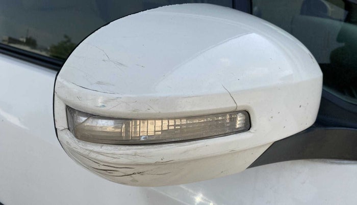 2018 Maruti Ertiga VDI SHVS, Diesel, Manual, 68,586 km, Right rear-view mirror - Mirror movement not proper