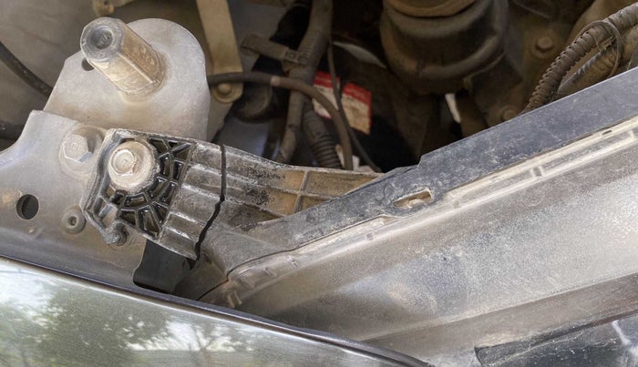 2018 Honda City 1.5L I-VTEC V MT, Petrol, Manual, 57,243 km, Right headlight - Clamp has minor damage