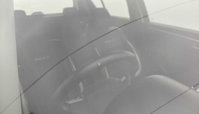 2015 Maruti Swift VXI, Petrol, Manual, 76,485 km, Front windshield - Minor spot on windshield