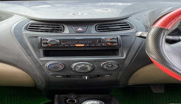 2013 Hyundai Eon D-LITE+, Petrol, Manual, 30,840 km, AC Unit - Directional switch has minor damage