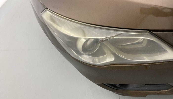 2016 Maruti Ciaz ZDI SHVS, Diesel, Manual, 1,16,737 km, Right headlight - Faded