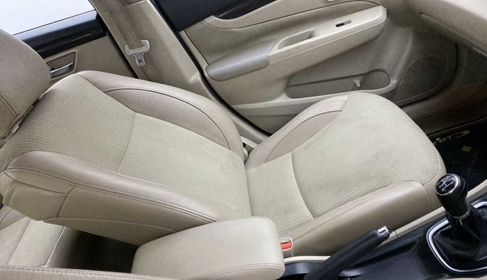 2016 Maruti Ciaz ZDI SHVS, Diesel, Manual, 1,16,737 km, Front left seat (passenger seat) - Cover slightly stained